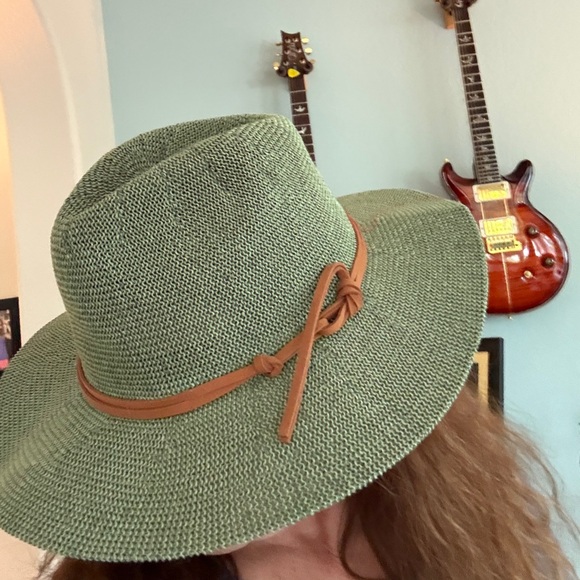 Melrose and Market Sage Green Mesh Wide Brim Hat - Picture 4 of 10
